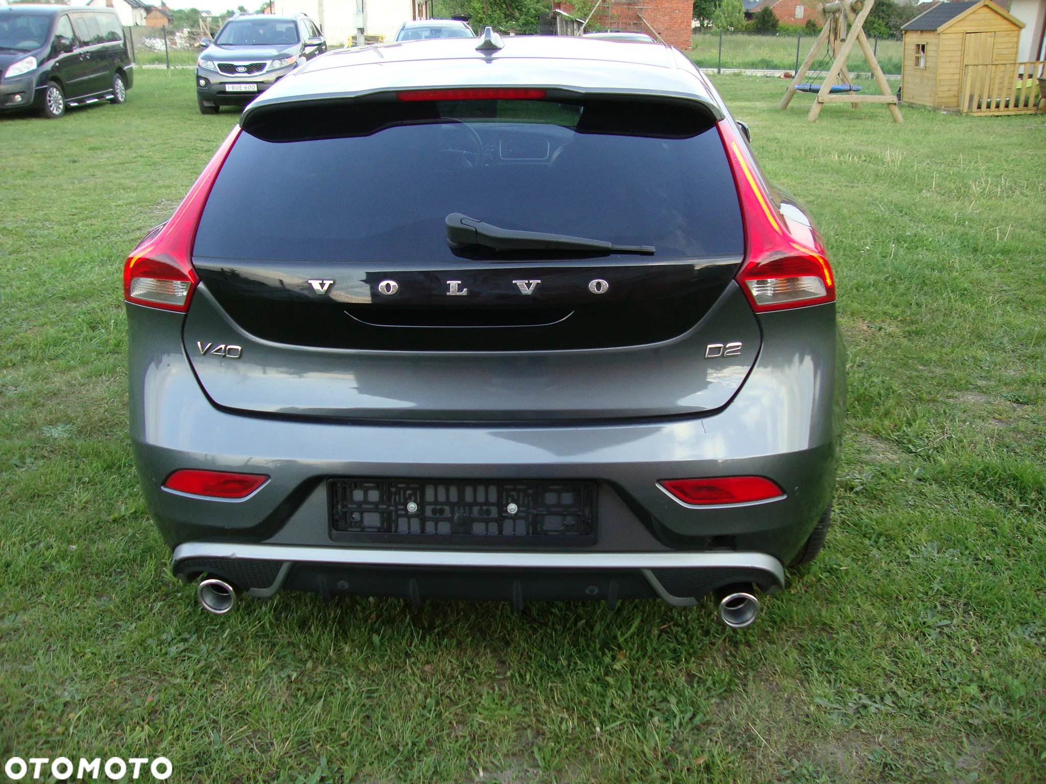 Volvo V40 D2 R-Design - 6