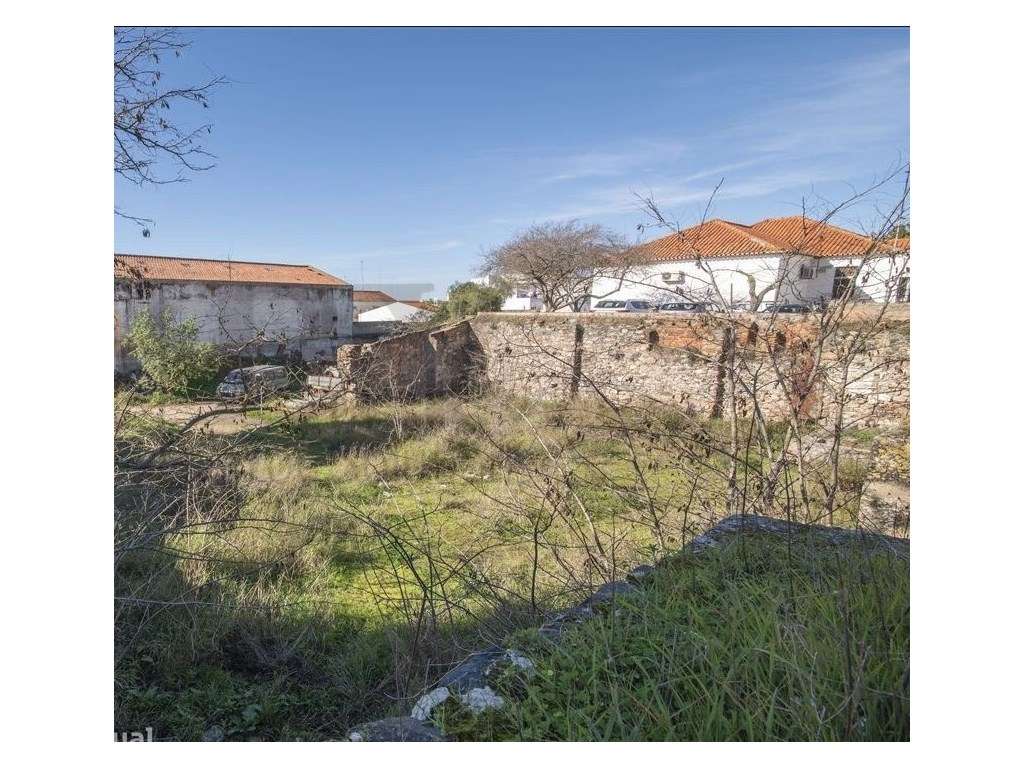 Terreno urbano localizado no centro de Beja - Grande imagem: 2/10