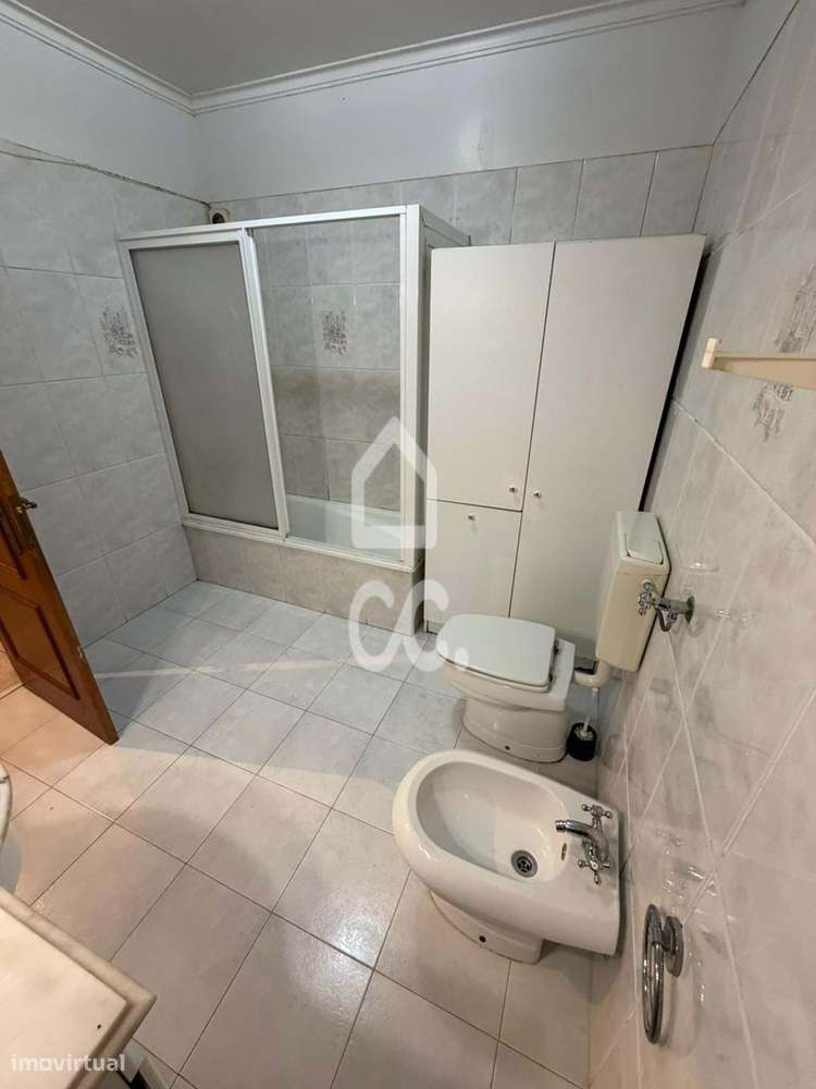 Apartamento T2 com Excelentes Áreas | Tapada das Mercês-13