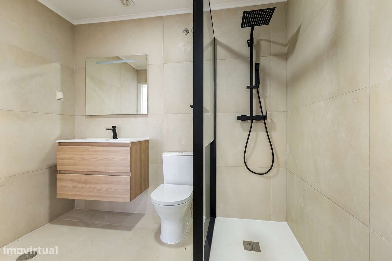 Moradia T1  totalmente renovada | Nova Construção-13