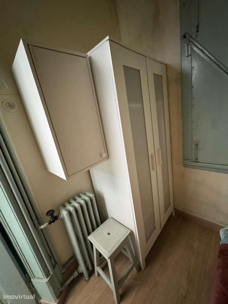 Charmoso Apartamento Familiar de Época com Excelente Potencial-25