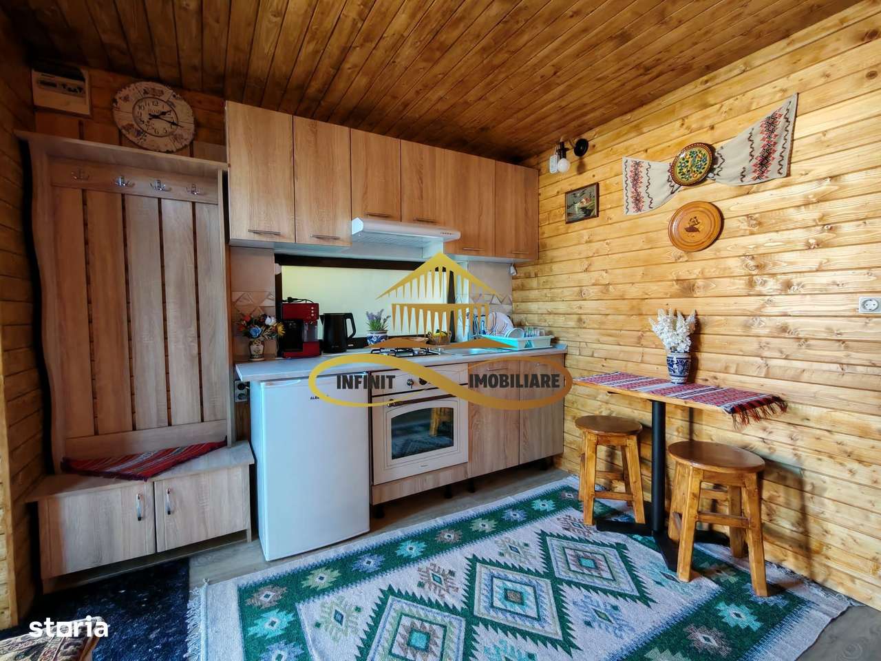 Garsonieră cochetă, tip căsuță, cu aer de cabană – Bacău, zona Gării - Imagine principală: 2/7