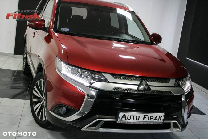 Mitsubishi Outlander - 1