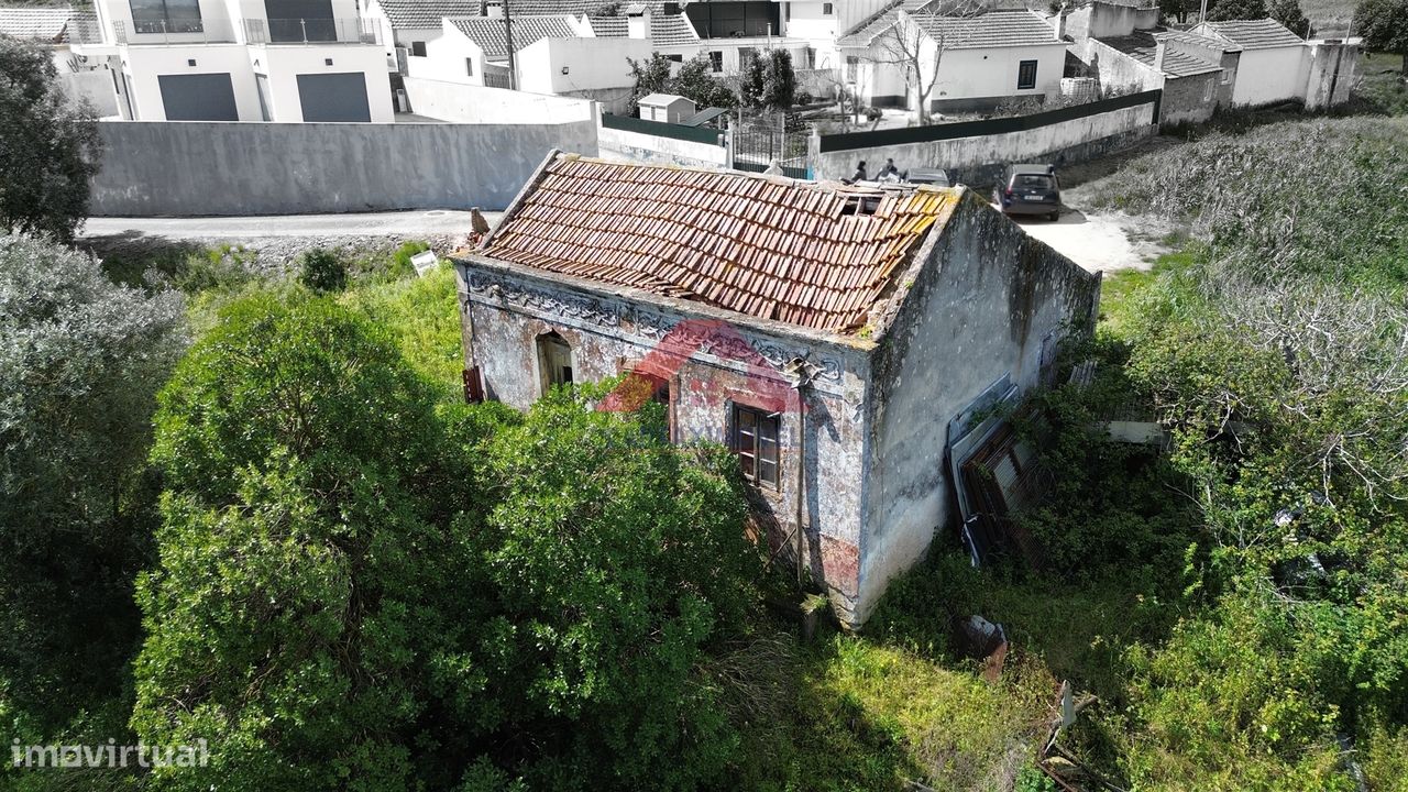Moradia para Restaurar T2 Venda em Vale do Paraíso,Azambuja - Grande imagem: 1/4