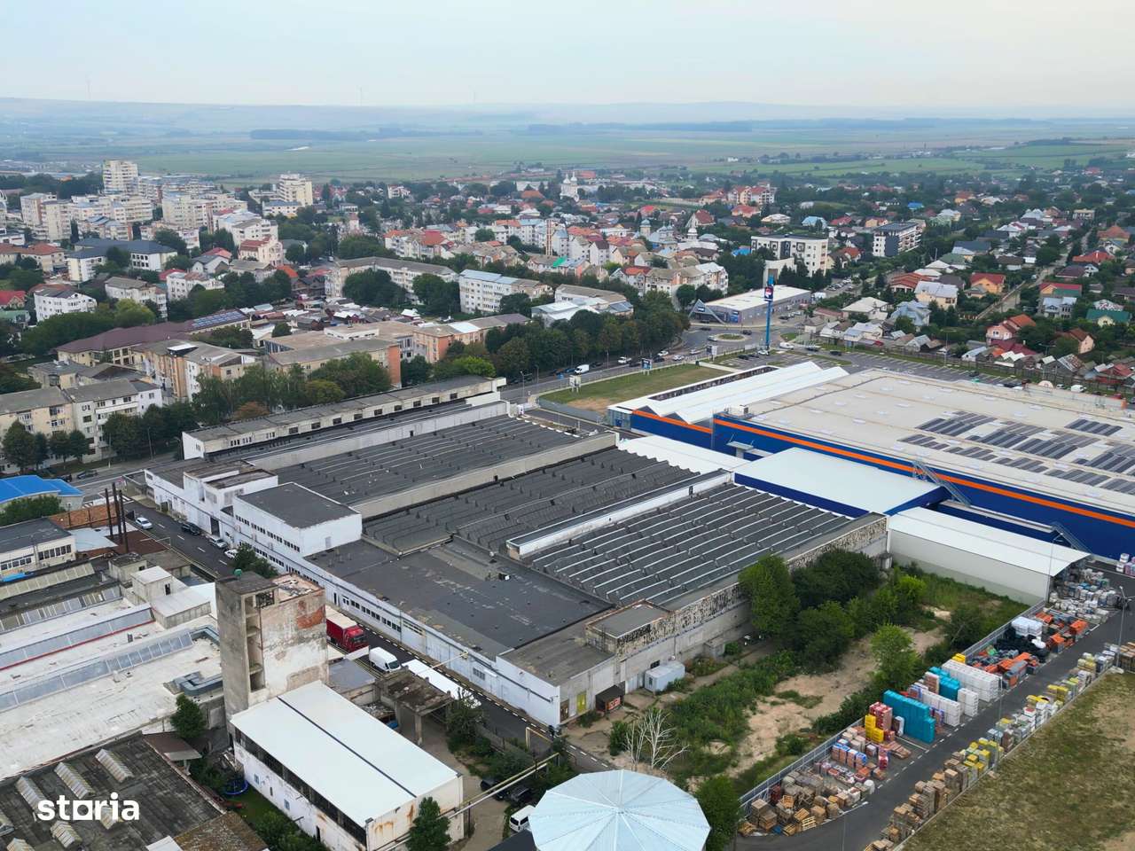 Spatiu comercial/industrial - central Pascani, 14.000 mp,  COMISION 0% - Imagine principală: 2/10