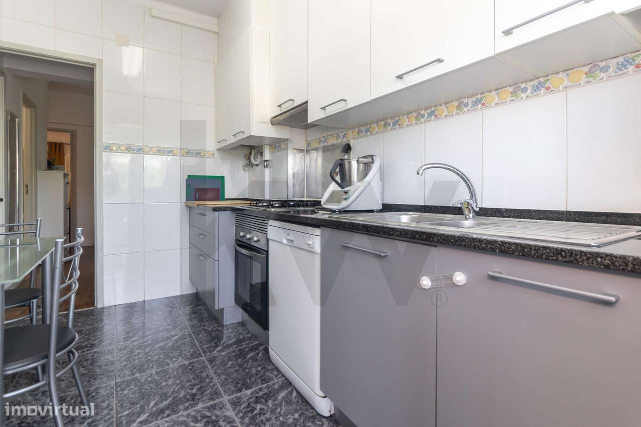 Apartamento T2 - Laranjeiro-11