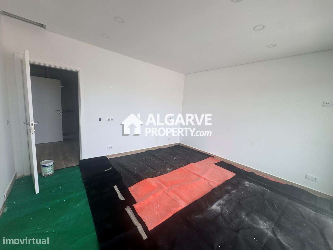 Moradia de Luxo T4 com Piscina e Vista Mar na Guia, Algarve-6