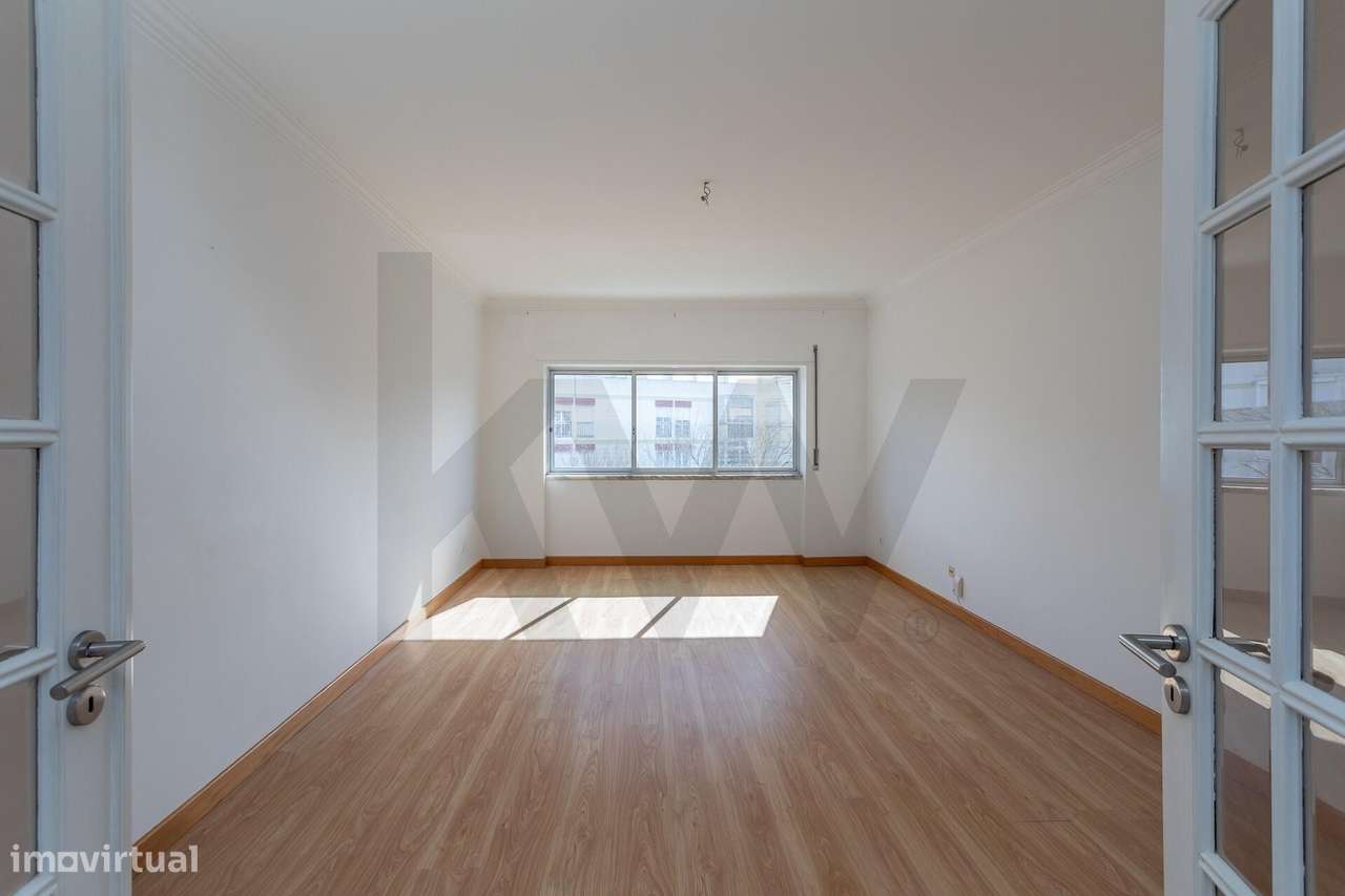 T3 | Alapraia | Rua António da Costa Carvalho | Box - Grande imagem: 4/46