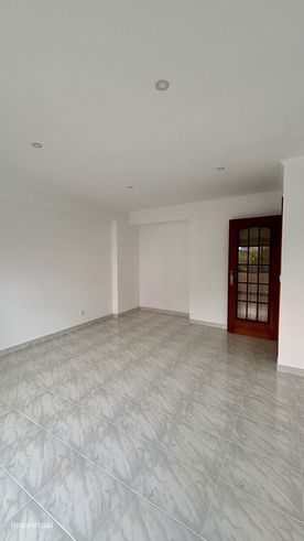 Apartamento T1 totalmente remodelado em Almada-5