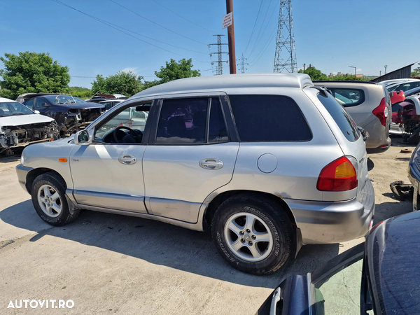 Dezmembram Hyundai Sante Fe, an 2002, motor 2.2 Diesel - 6