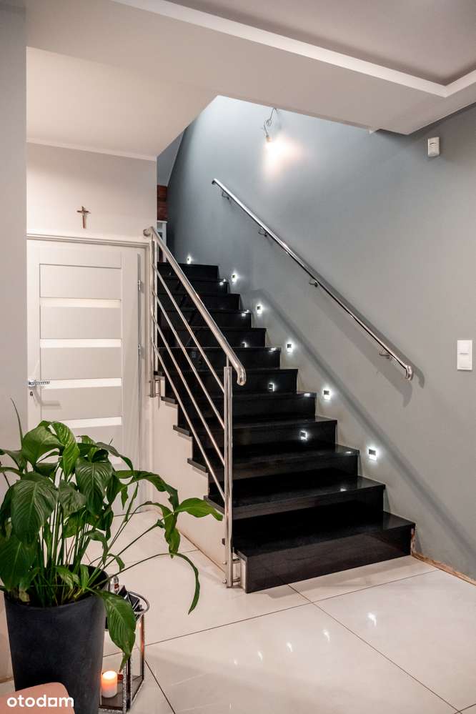 Komfortowy/6 pokoi/garaż/wiata/ładnie urządzony/wysoki standard-13