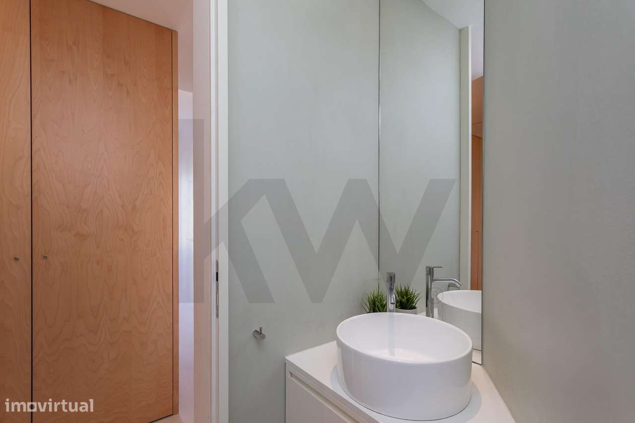 Apartamento T3 Renovado no Condomínio Torres de Lisboa | Laranjeiras S-31