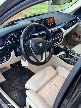 BMW Seria 5 530i GPF Luxury Line sport - 7