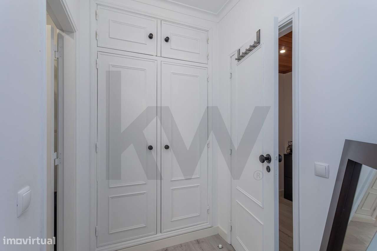 O Seu Novo Refúgio na Avenida de Fitares : T2 renovado e cheio de sol-17