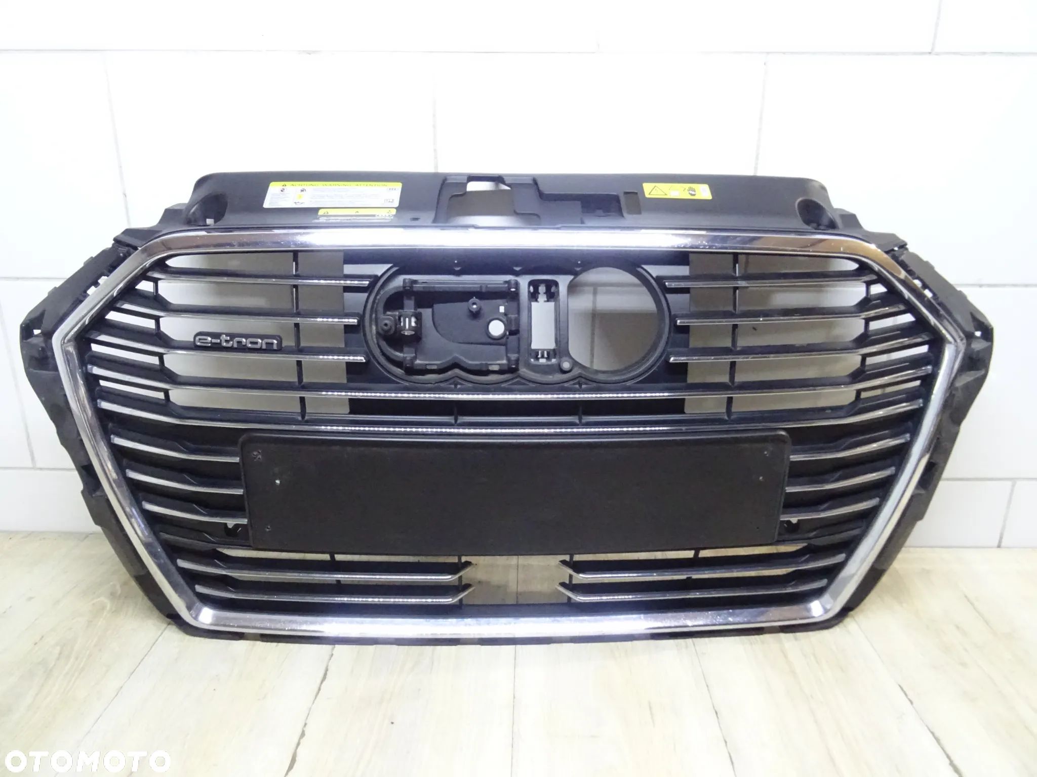 Atrapa Grill 8V4853651 Audi A3 e-Tron na radar - 1