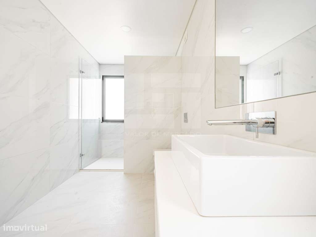Moradia T4 unifamiliar, moderna, com piscina e estacionamento, Bice...-37