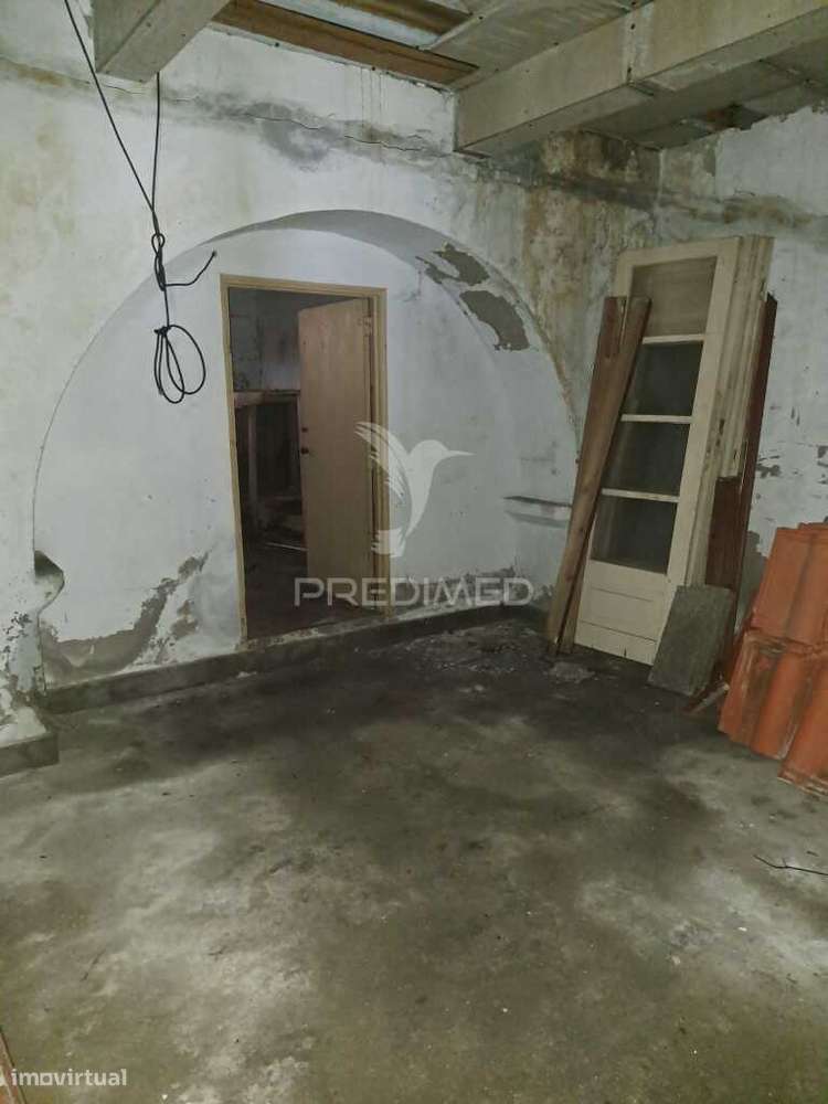 Prédio para reabilitação na zona histórica de Angra do Heroísmo - Grande imagem: 5/13