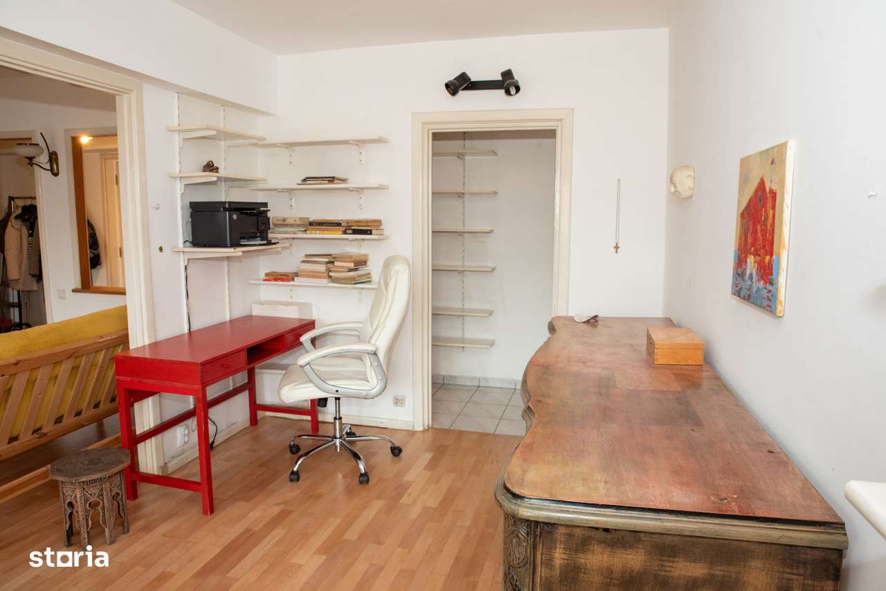 Apartament pentru persoane creative la Piața Victoriei - Imagine principală: 4/15