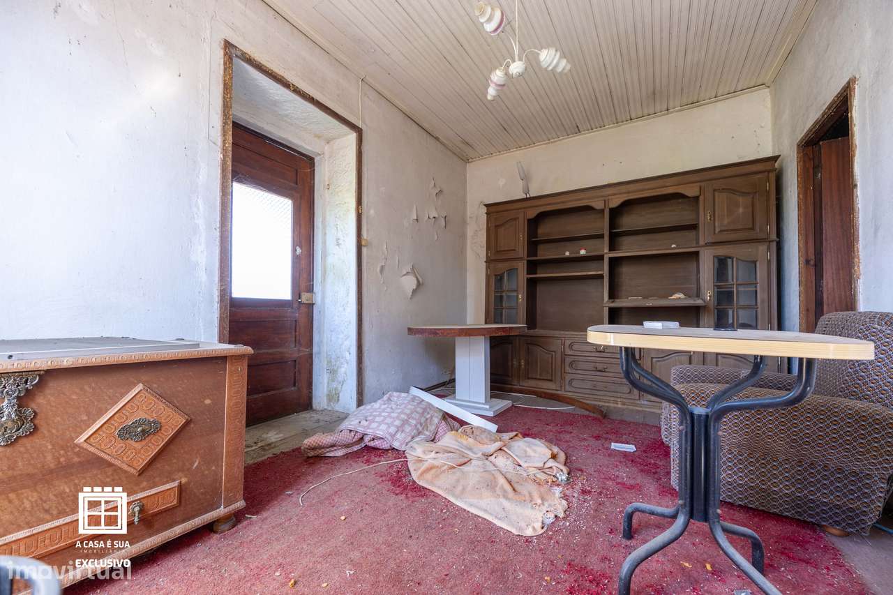 Moradia com duas habitações independentes em Lourosa - Exclusivo-21