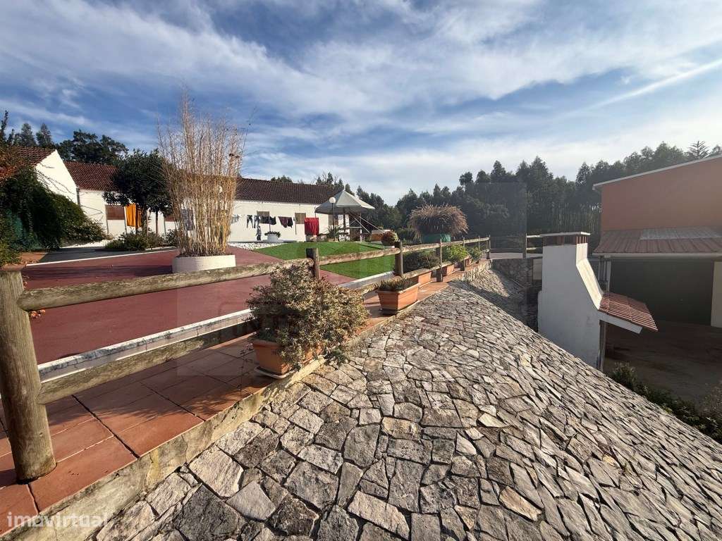 Quintinha com habitação, armazéns e terreno - Rio Maior-27