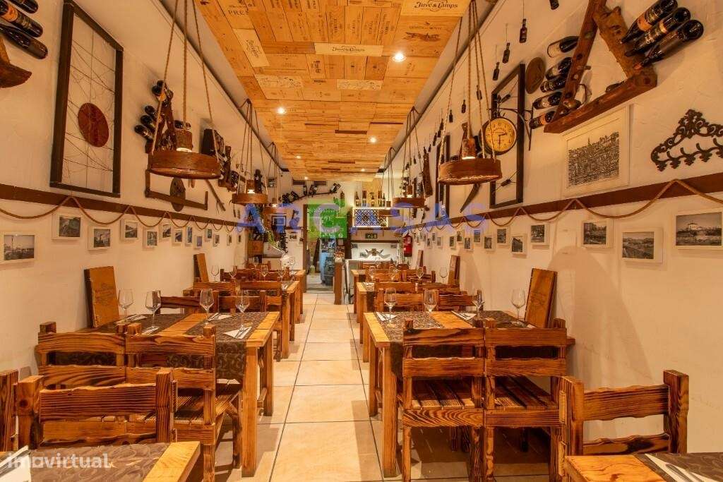 Trespasse de Restaurante Tradicional no Porto: Poveiros, Passos Manuel-12