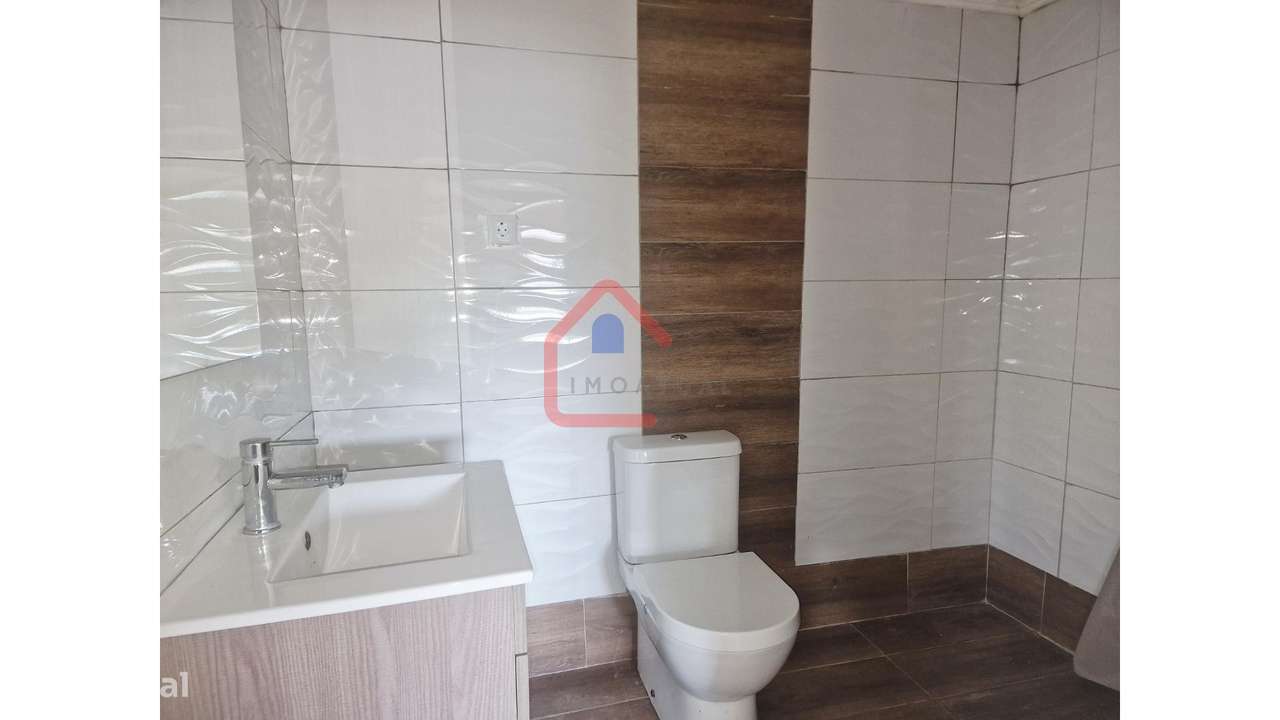 Moradia para Restaurar em Sesimbra-19