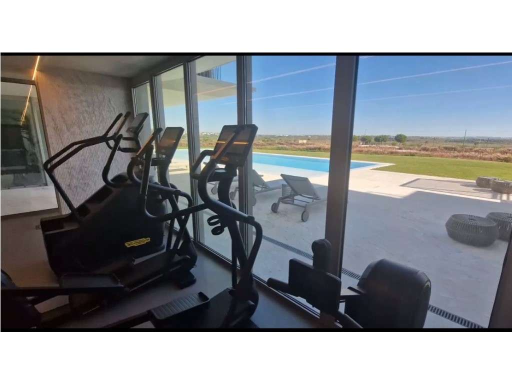 Exclusivo T1 no Prestigiado Condomínio Bayline - Armação de Pêra-33