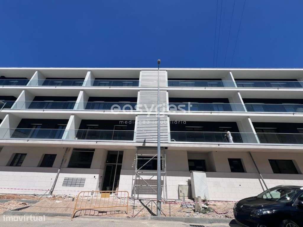 Apartamento T4 Novo com 221 m2 de excelente qualidade no Entroncamento - Grande imagem: 2/12