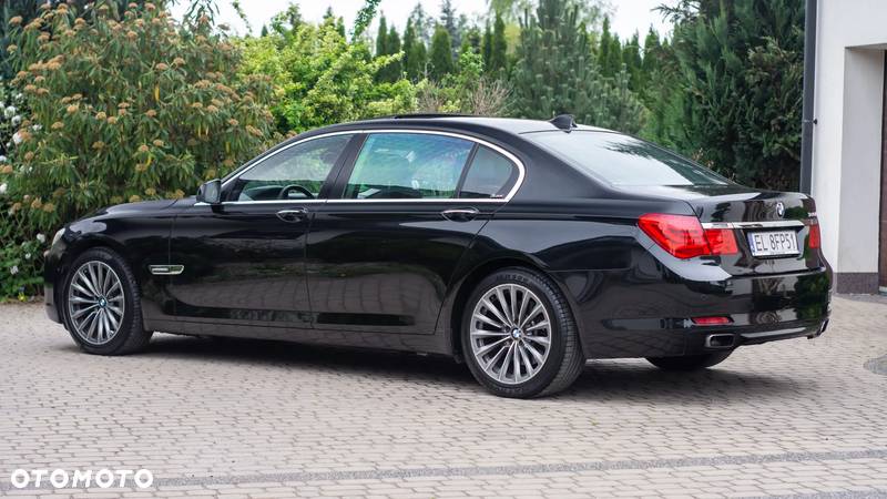 BMW Seria 7 740Li - 16