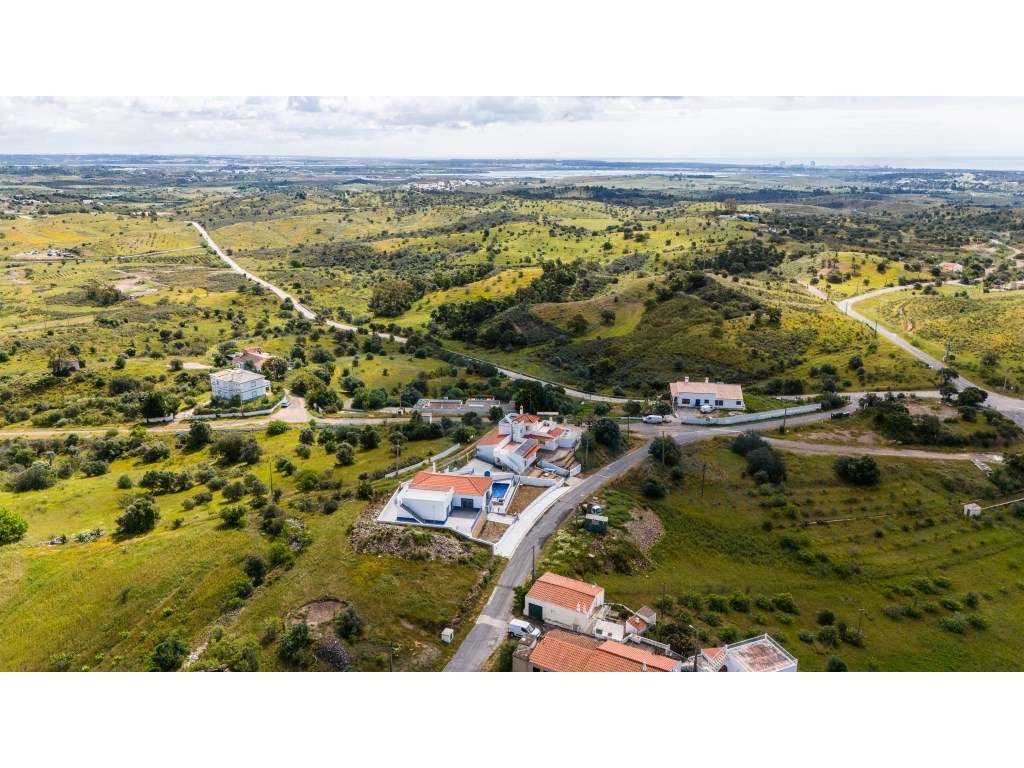 Moradia T3 Nova com Piscina Privada e Garagem - Malhão, Castro Marim - Grande imagem: 5/35