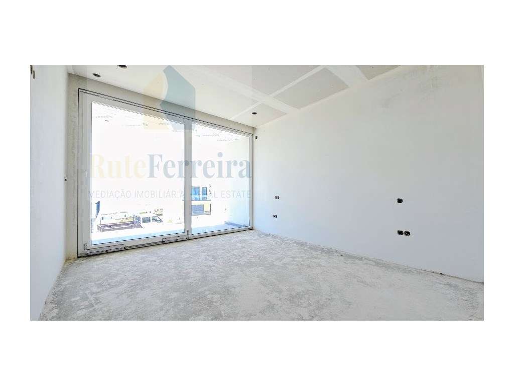 Moradia T4 Nova na Ericeira com Piscina!!!!-10