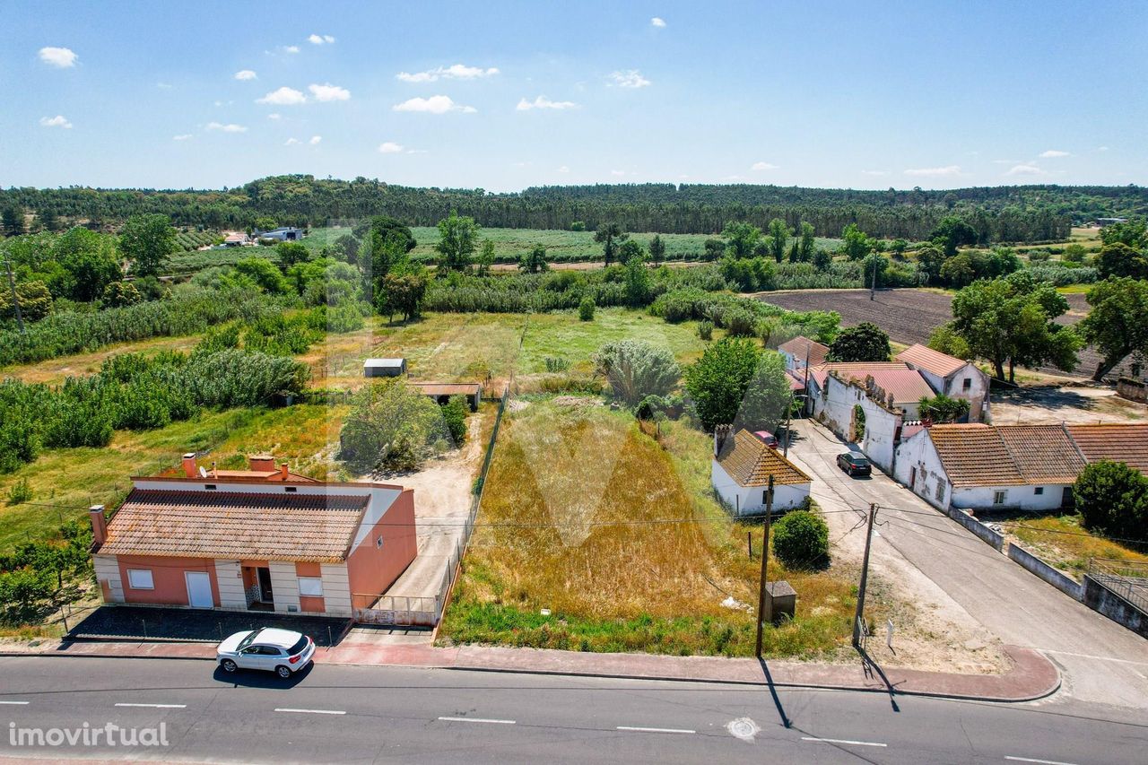 Excelente terreno, com viabilidade de construção, em Paços dos Negros,