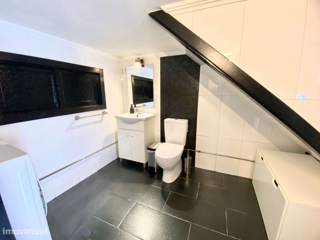 Moradia T3+3 no Coração da Cidade: Conforto e Sofisticação com Remodel - Grande imagem: 5/23