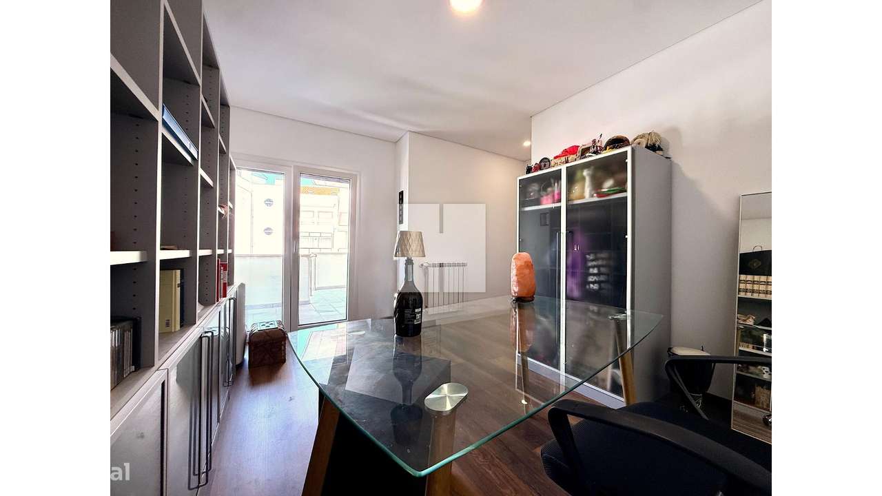 Apartamento T3 c/ Garagem Dupla-36