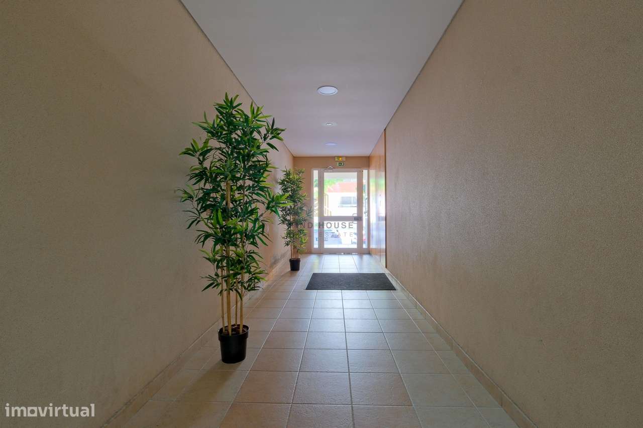 Vende-se T1 com garagem no Parque de São Domingos, em São Domingos de-24