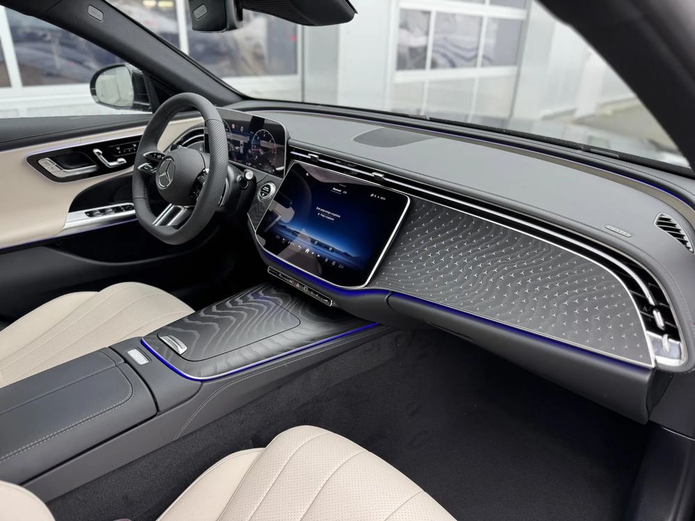 E220d 4Matic kombi, Linia AMG Advanced Plus, Kamera 360, Hak