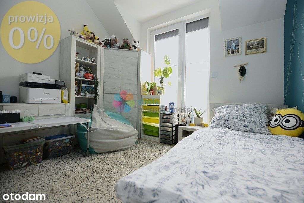 Dom z garażem na wyodrębnionej działce gruntu-4