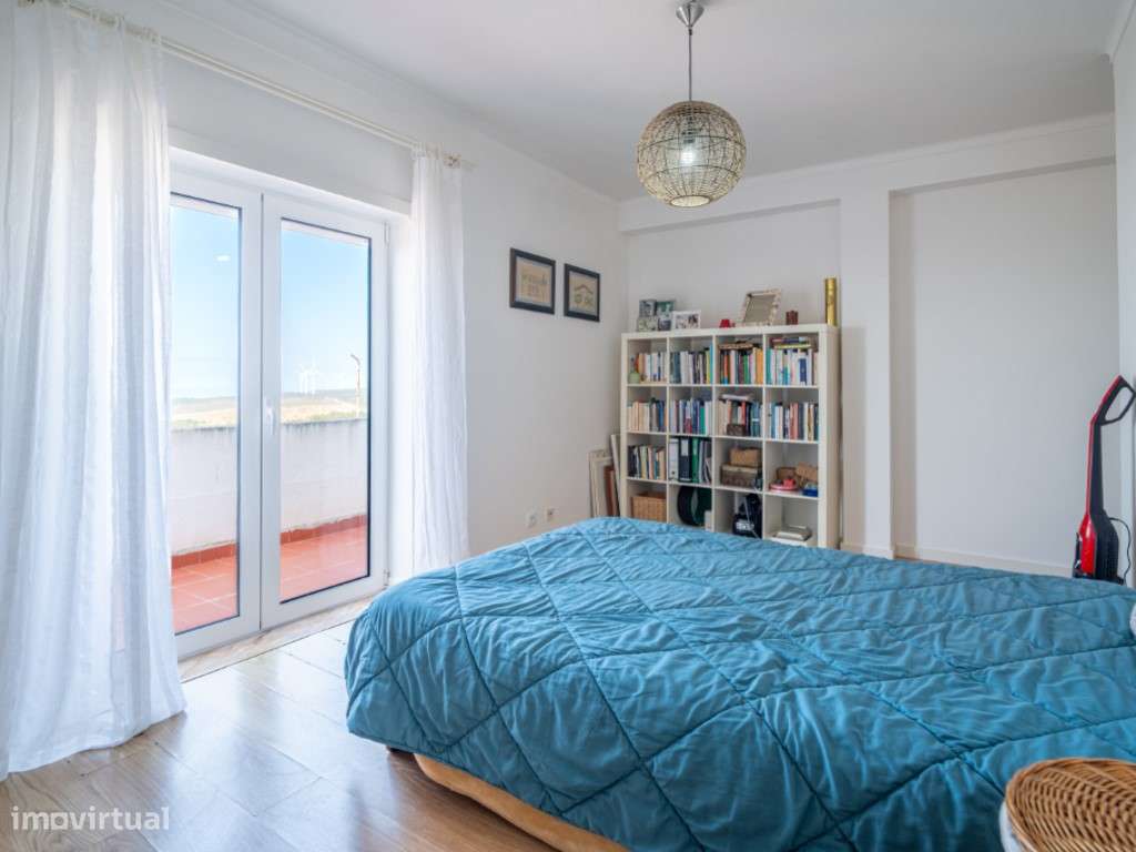 Apartamento T3 com varanda e vista deslumbrante para a Praia do Nor...-21