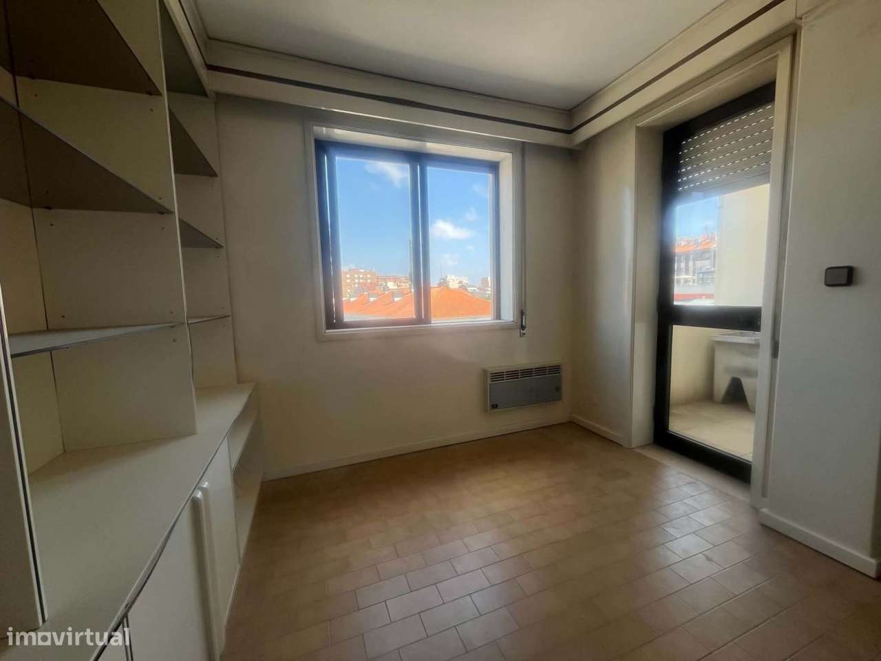 Apartamento T1 no centro do Porto com garagem-23