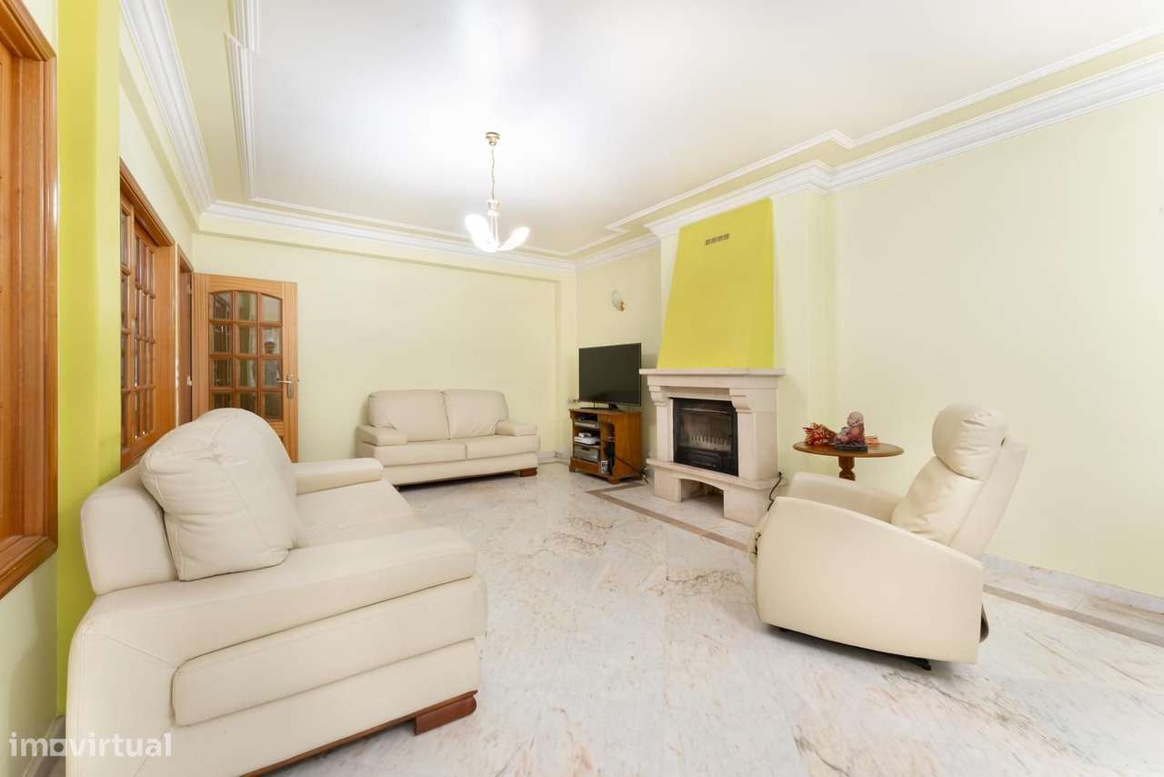 Moradia Geminada T5 + 2 com estacionamento, Alcabideche, Cascais - Grande imagem: 2/42