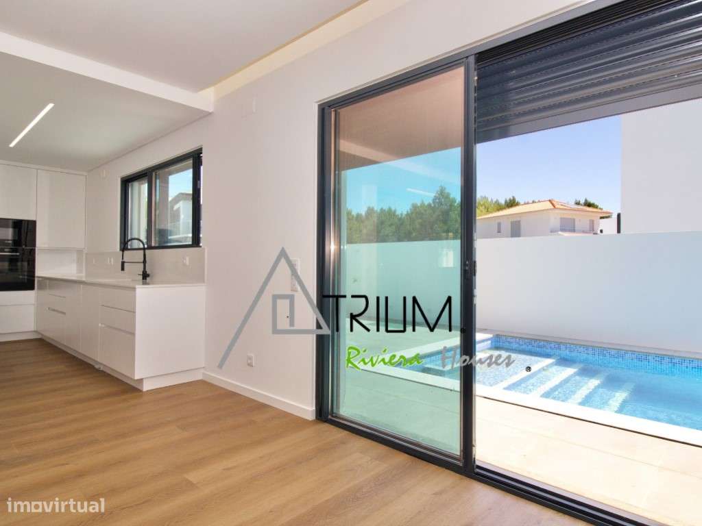 Moradia T4+1 Isolada com piscina e jardim nova-41