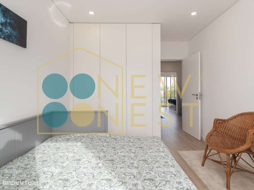 Moradia T3+1 em Banda como Nova com pátio e Vista Castelo de Palmel...-38