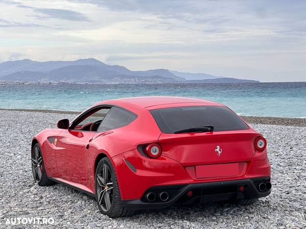 Ferrari FF - 25