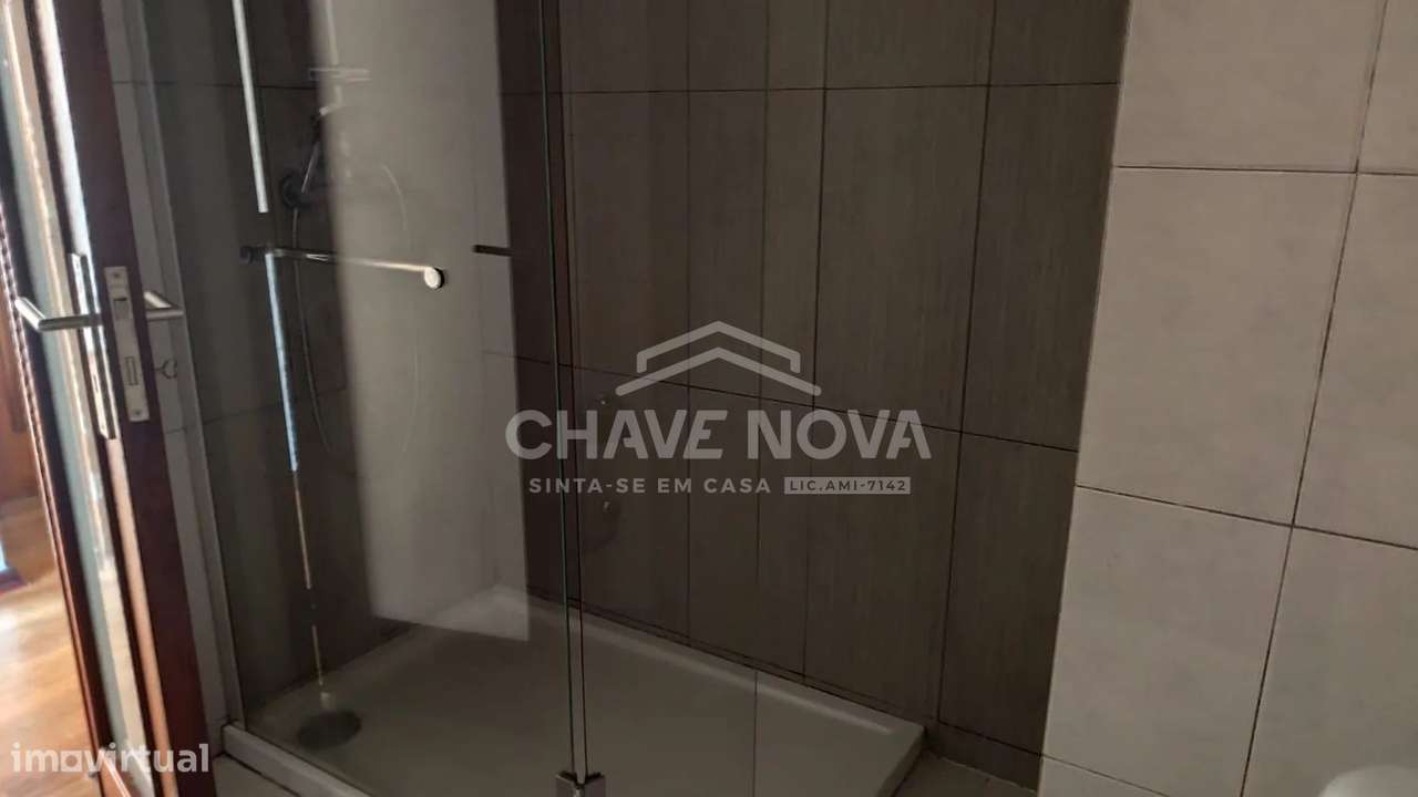 T2 com garagem - Metro D. João Il - Grande imagem: 5/10