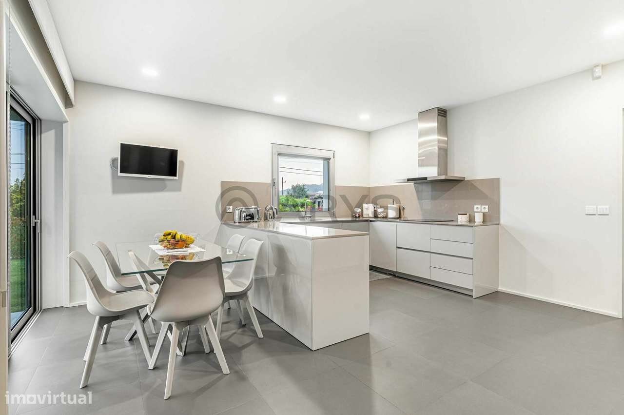 Moradia Isolada T4+1 em UDF de Este (São Pedro e São Mamede) - Grande imagem: 4/20