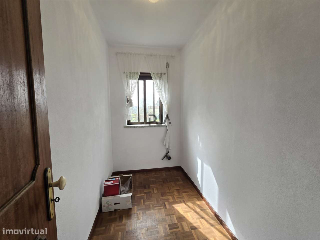 Moradia Isolada T5 em Outeiro de Espinho, Mangualde-19