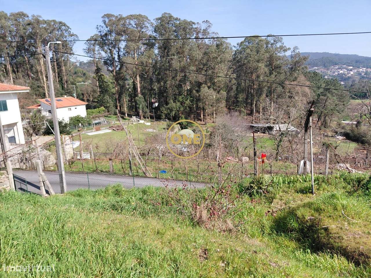 Local Calmo, Perto de Tudo: Terreno de 550 m2 em Cruz-8