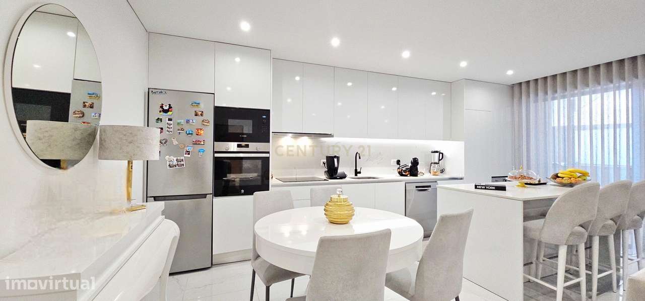 Apartamento T3 Novo com 2 casas de banho e energia A+-48