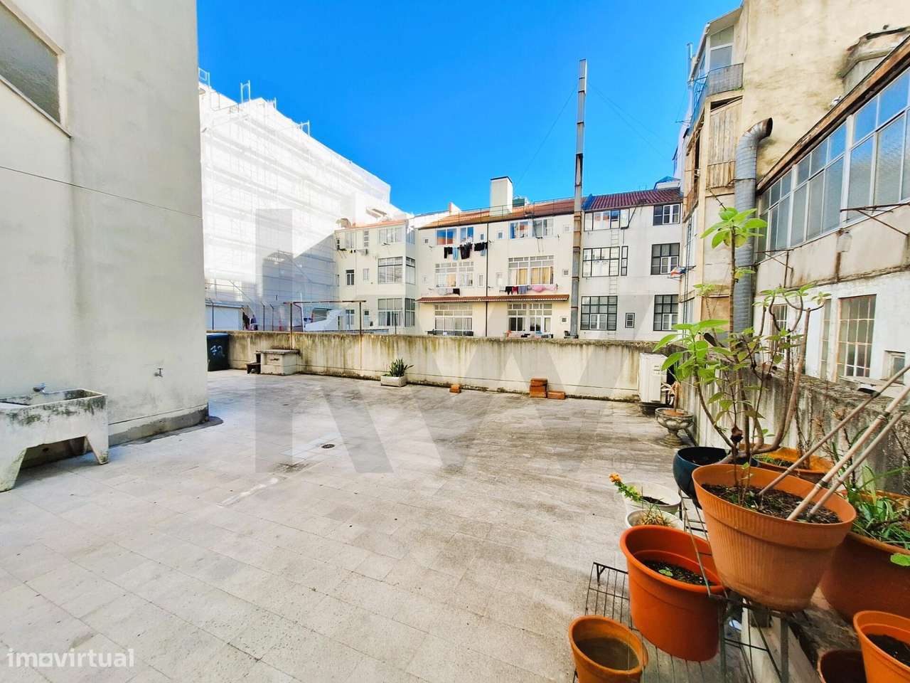 T1 | Arroios | Praça do Chile | Para renovação | Prédio com elevador-22