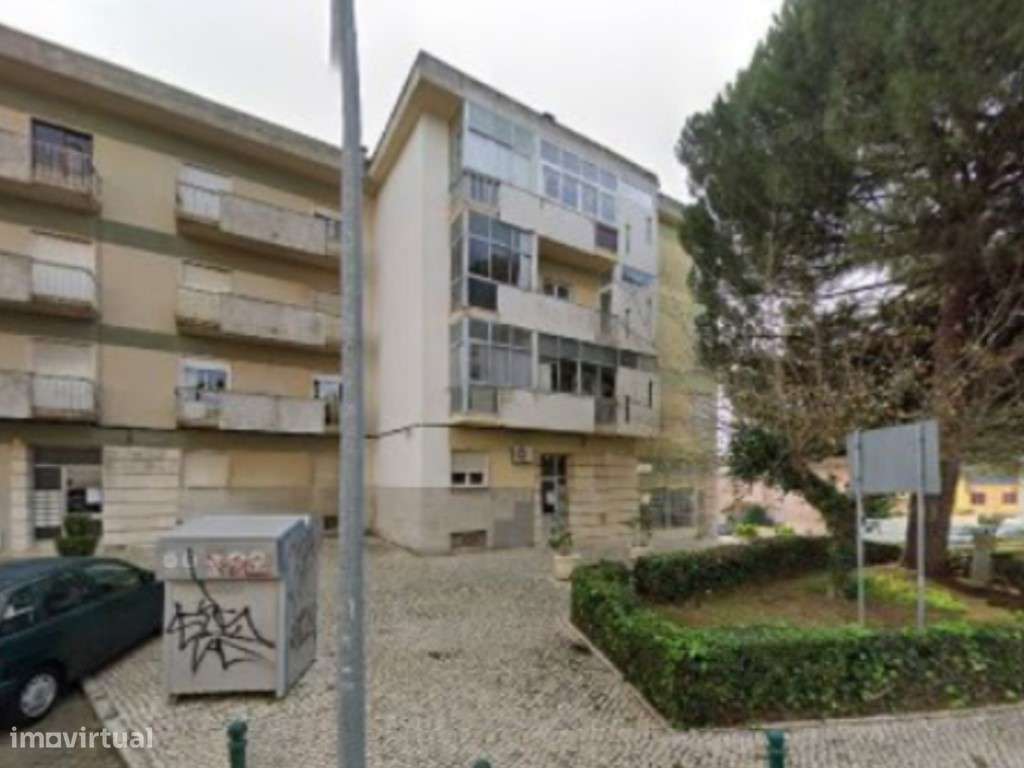 Apartamento T2 Renovado para Venda em Loures-6